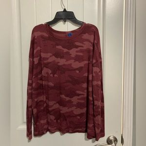 Old Navy women’s long sleeve pink camo shirt
